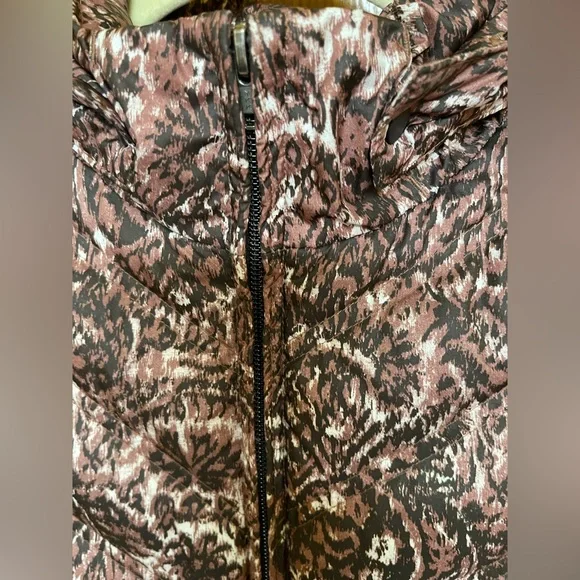 Patagonia Brown Paisley Hooded Down Puffer Vest Zip Up Women’s Size Medium - Picture 7 of 11